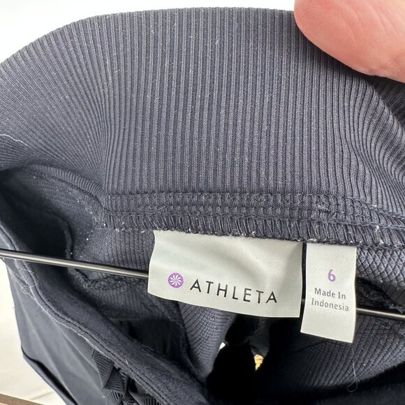 Athleta Midtown Women's Navy Blue Cuffed Short Size 6 - Picture 3 of 3
